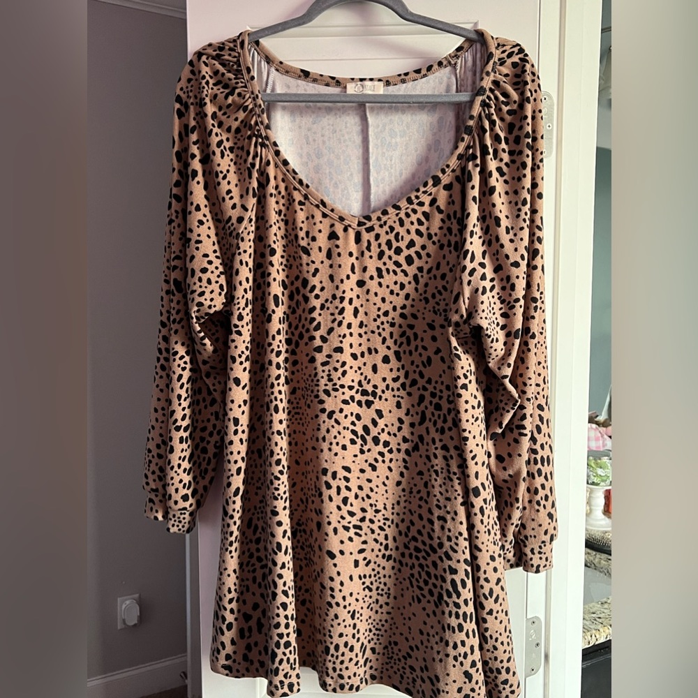 Long sleeve lightweight leopard sweater